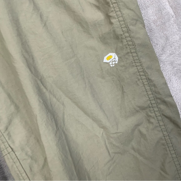 Mountain Hardwear Women’s Green Cargo  Hiking Pants. Size 14/32. - Picture 5 of 9